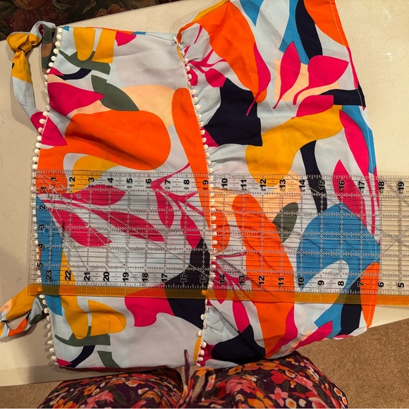 THML Bright Geometric Print Top size L - Picture 9 of 9